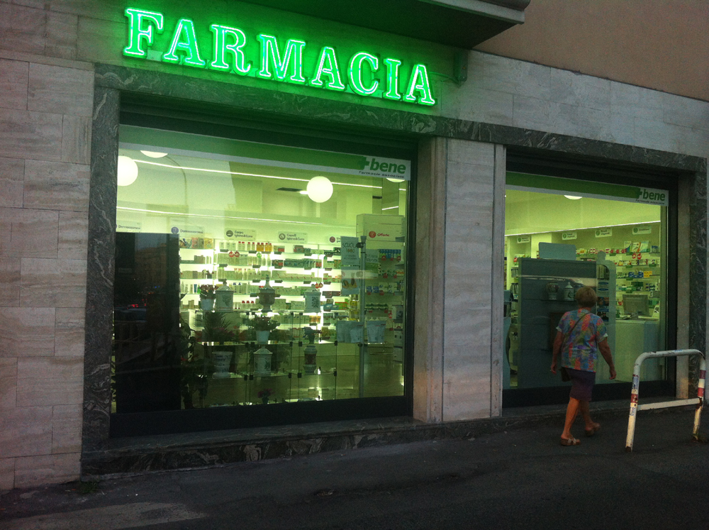 FARMACIA_FINITA_1
